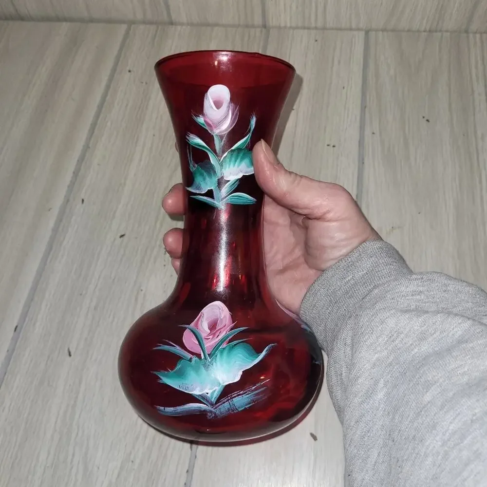 Vintage Elegant Hand Painted Red Glass Vase with Floral Design Fenton? - Picture 2 of 6